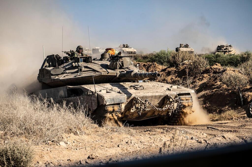 Israeli tanks in Gaza (Photo: IDF Spokesperson's Unit) כניסת הכוחות לעיר עזה