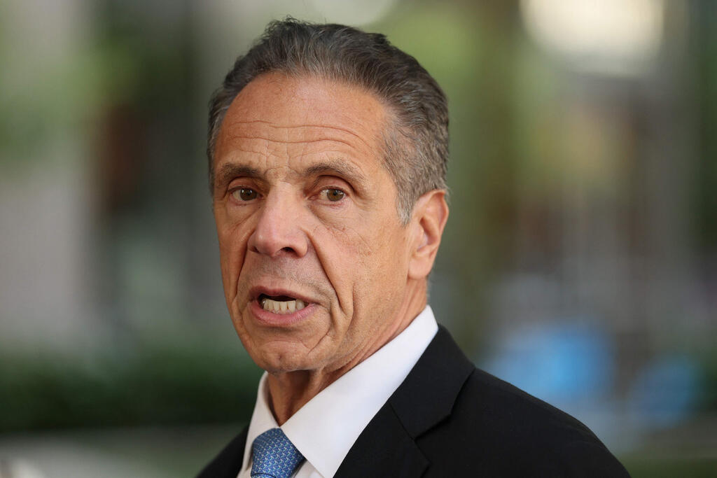 מושל ניו יורק לשעבר אנדרו קואומו שמתמודד לראשות העיר 9 בספטמבר