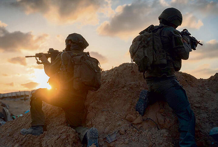 החיילים לא רואים אזרחים, האזרחים לא רואים חיילים: צה"ל בעזה, השבוע | צילום: דו"צ yk14522068