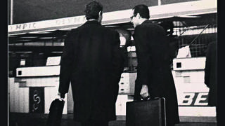 תיעוד מתוך צילומי מעקב של המוסד: "המלאך" והמפעיל שלו בדרך לפגישה