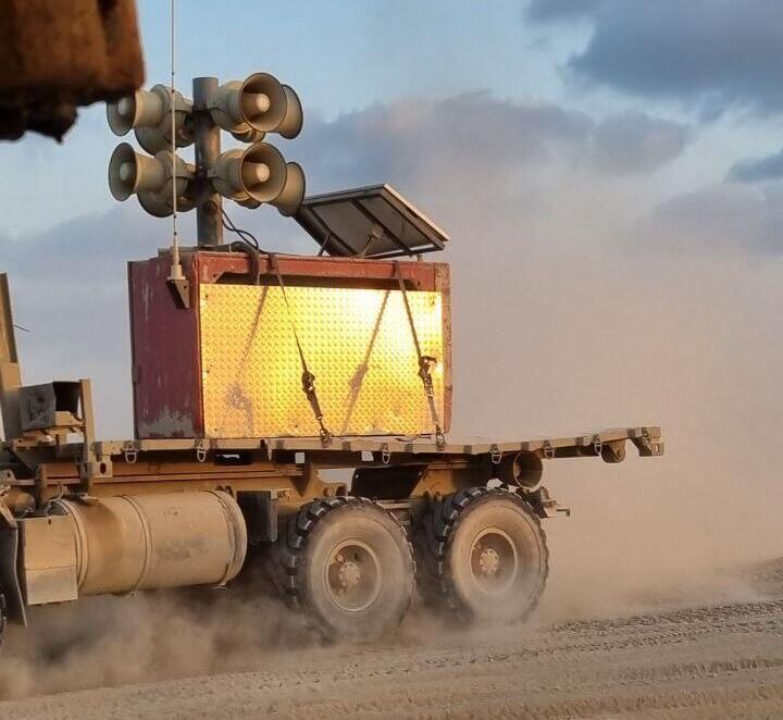 הרמקולים עוזבים את הרצועה
