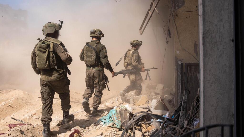 Bislach Brigade soldiers operate in Gaza (Photo: IDF Spokesperson's Unit) פעילות חטיבת ביסל"ח בעיר עזה