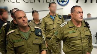 הרמטכ"ל אייל זמיר ביקר ביחידה 9900 עם ראש אמ"ן