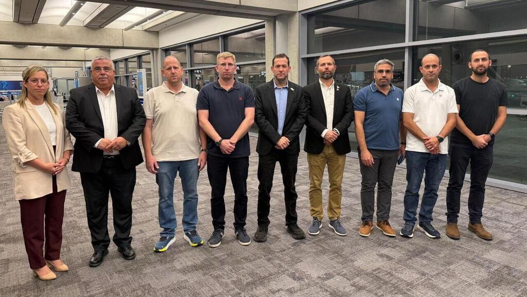 חברי המשלחת בנתב"ג (מועצת יש"ע) משלחת מועצת יש"ע לניו יורק