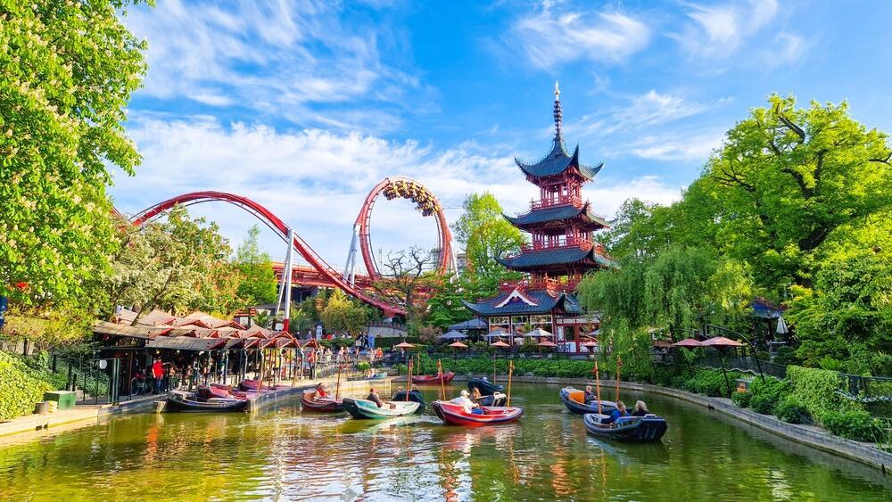 Tivoli Gardens. אחד מפארקי השעשועים הוותיקים בעולם