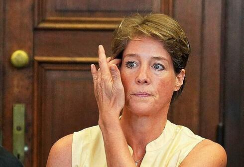 השקית המפלילה והמצלמות: הראיות נגד יורשת המיליונים בפרשת חטיפת הילדים