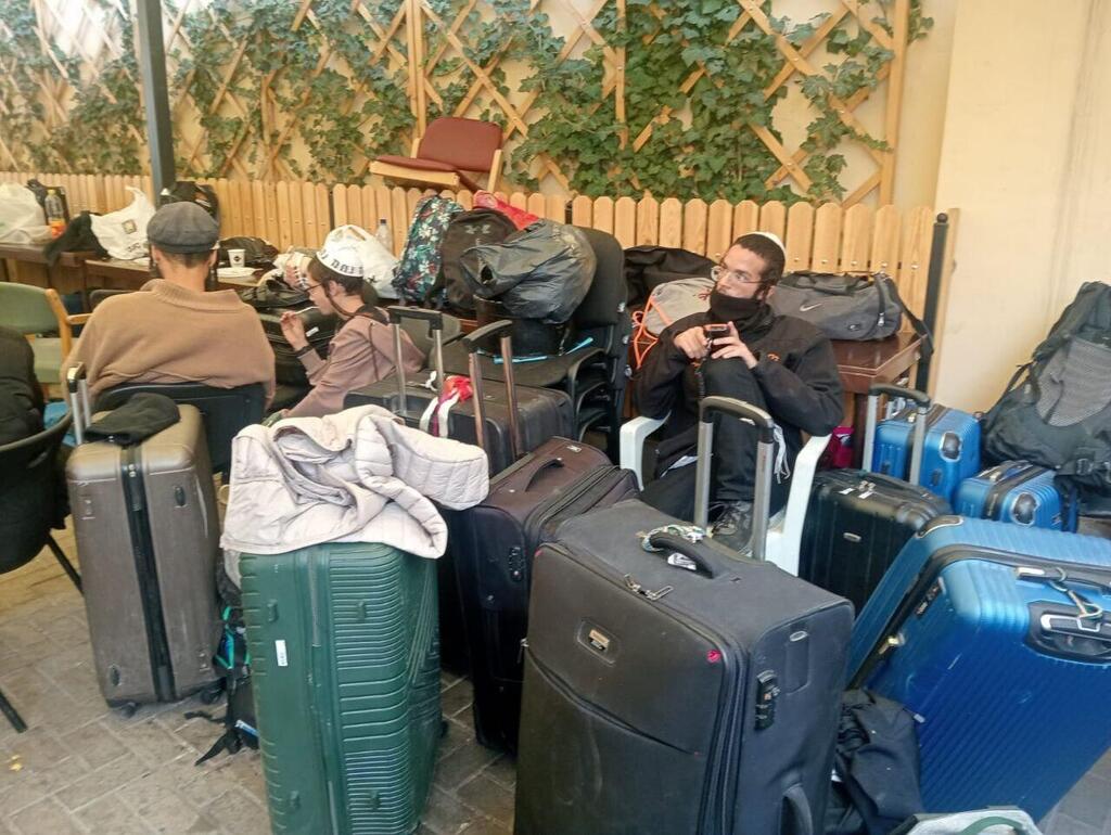 ישראלים בבית חב"ד בקישינב, במולדובה