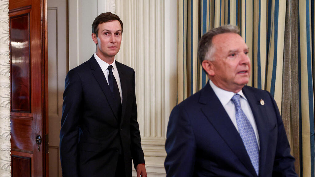 וויטקוף וקושנר. גם ראש הביון הטורקי יגיע לשארם (צילום: REUTERS/Kevin Lamarque) מסיבת עיתונאים טראמפ-נתניהו