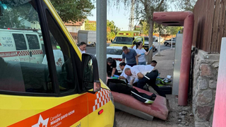 תיעוד מאילת: נער נפל מגובה רב