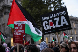 הפגנה אנטי-ישראלית בלונדון לונדון בריטניה הפגנה אנטי-ישראלית נגד ישראל פרו-פלסטינית פרו-פלסטינים בעקבות מעצר פעילי משט ל עזה