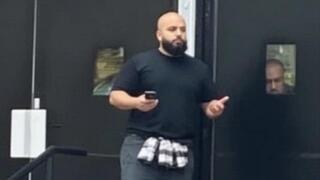 מחבל מחוץ ל בית כנסת מנצ'סטר בריטניה אחרי שחוסל פיגוע יום כיפור