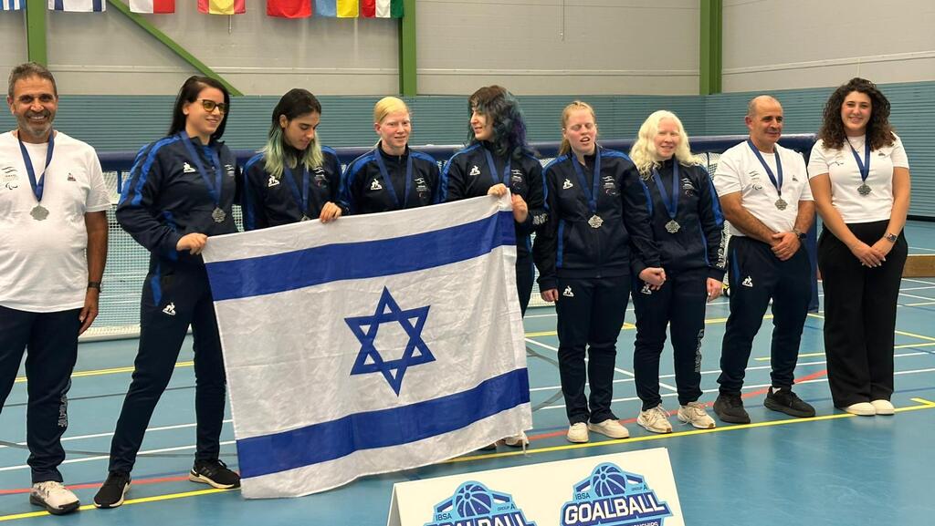 זכו בכסף. נבחרת הנשים של ישראל בכדורשער (צילום: ההתאחדות לספרט נכים) נבחרת הנשים של ישראל בכדורשער
