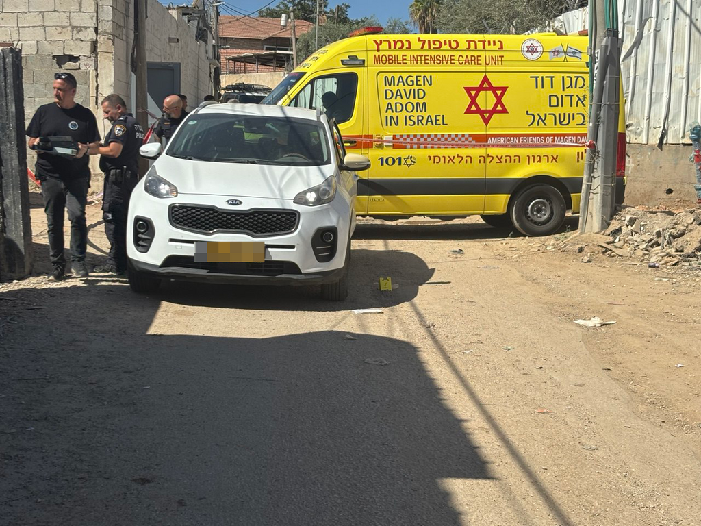 זירת הירי (צילום: מאיר תורג'מן) זירת הירי בלוד