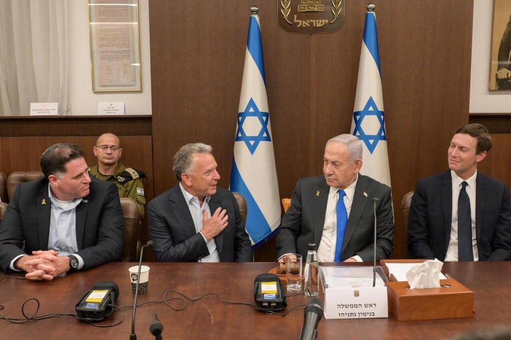 Trump envoy Steve Witkoff and son-in-law Jared Kushner with Strategic Affairs Ministers Ron Dermer and Prime Minister Benjamin Netanyahu in a Cabinet meeting (Photo: GPO) ישיבת הממשלה בה לקחו חלק ויטקוף וקושנר