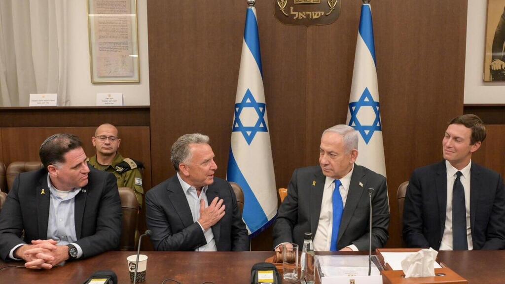 Kushner, Netanyahu and Witkoff at a Cabinet meeting in October (Photo: Maayan Toef/ GPO) ישיבת הממשלה בה לקחו חלק ויטקוף וקושנר