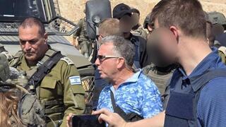 סטיב ויטקוף מבקר בבסיס צה"ל בעזה