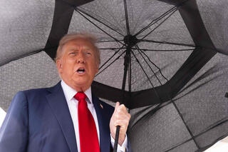 נשיא ארה״ב לפני העלייה למטוס לישראל