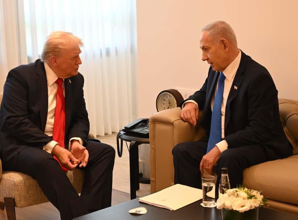 ראש הממשלה בנימין נתניהו נועד כעת בלשכתו בכנסת עם נשיא ארה״ב דונלד טראמפ.
