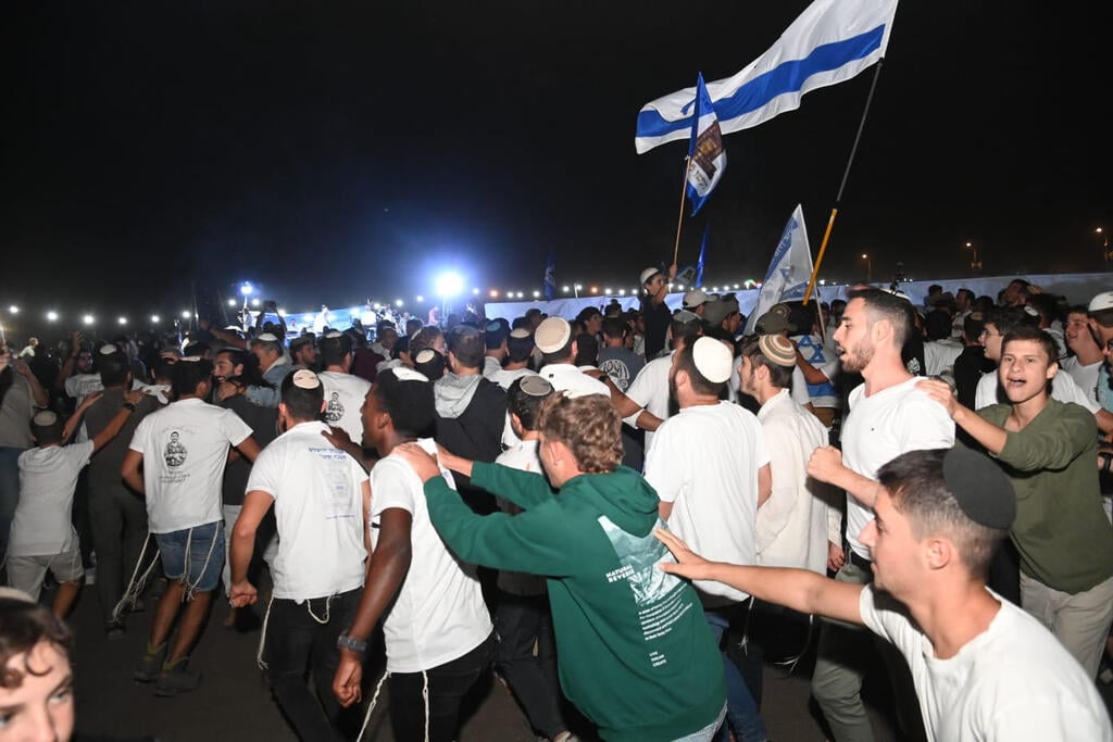 Hakafot shniyot at the Nova festival site near Re’im (Photo: Yossef Herzl) הקפות שניות במתחם נובה ליד רעים