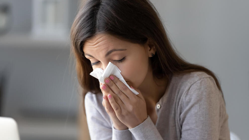 עונת האלרגיות התחילה (צילום: shutterstock) צינון