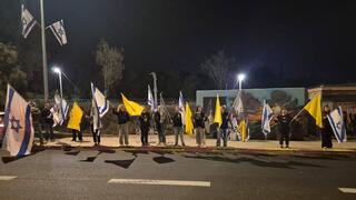 שיירות בדרך למכון לרפואה משפטית עם קבלת החללים החטופים