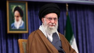 מנהיג איראן עלי חמינאי במפגש עם ספורטאים