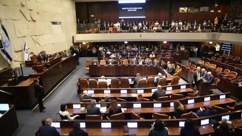 מחטף לילי דרמטי בכנסת: אושרו מאות מיליונים לחרדים במסלול עוקף יועמ