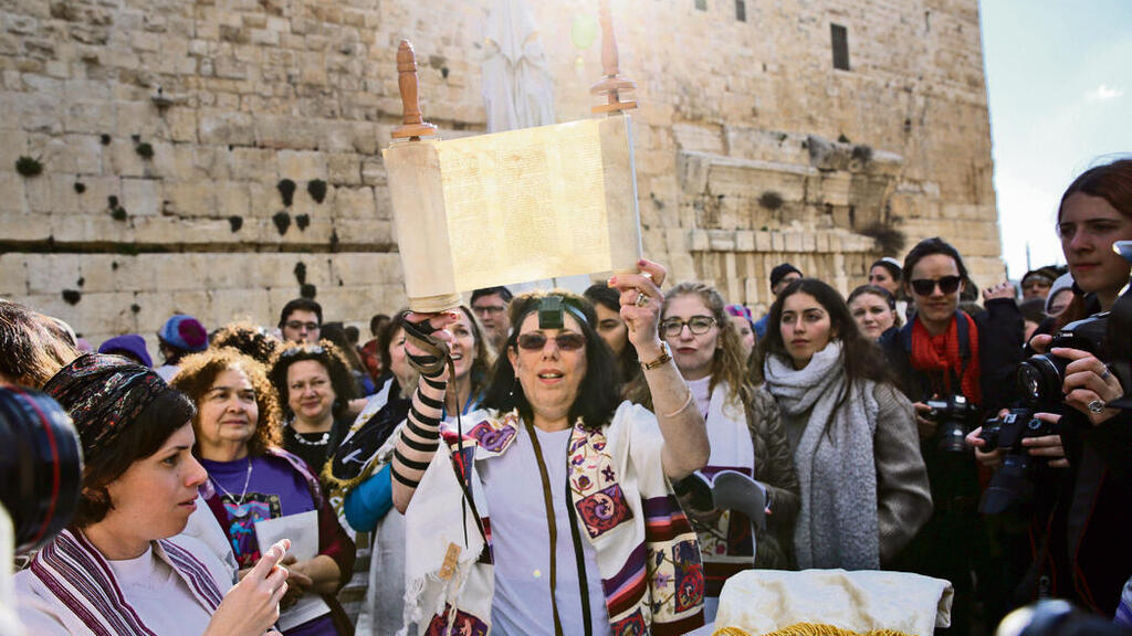 נשות הכותל בתפילה | צילום: אלכס קולומויסקי yk14551167