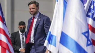  ג'יי. די. ואנס נוחת בישראל