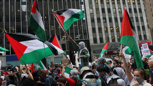The emerging generation poised to influence America’s future is becoming disillusioned with Israel.