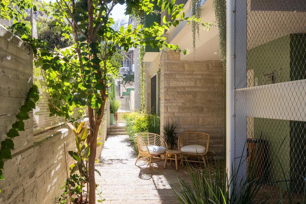 הבניין הנסתר בשכונת נחלאות, פרויקט תמ"א של יומא אדריכלים (צילום: נמרוד לוי) הבניין הנסתר בשכונת נחלאות, יומא אדריכלים, בתים מבפנים ירושלים