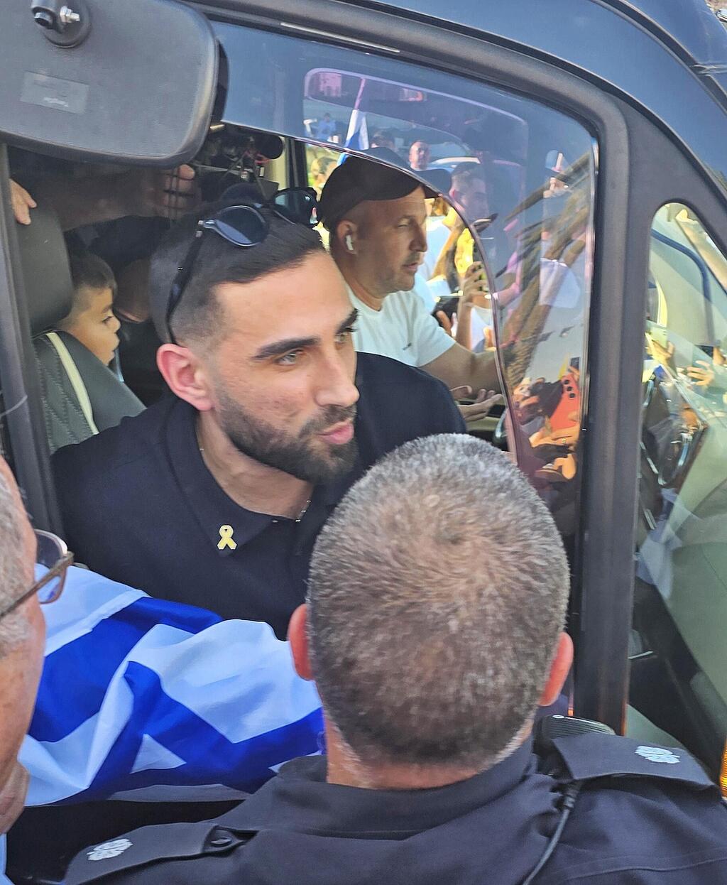 שגב כלפון בבית