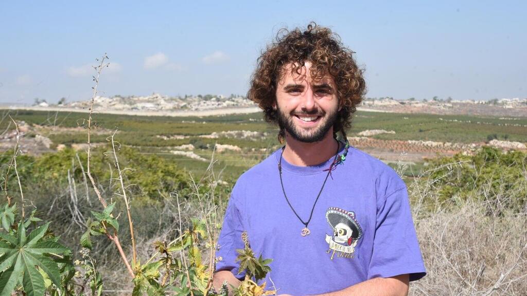 דביר פישר. "הבנתי שאני יכול לעזור, ועכשיו רוצה להתמקצע בזה" (צילום: אביהו שפירא) דביר פישר
