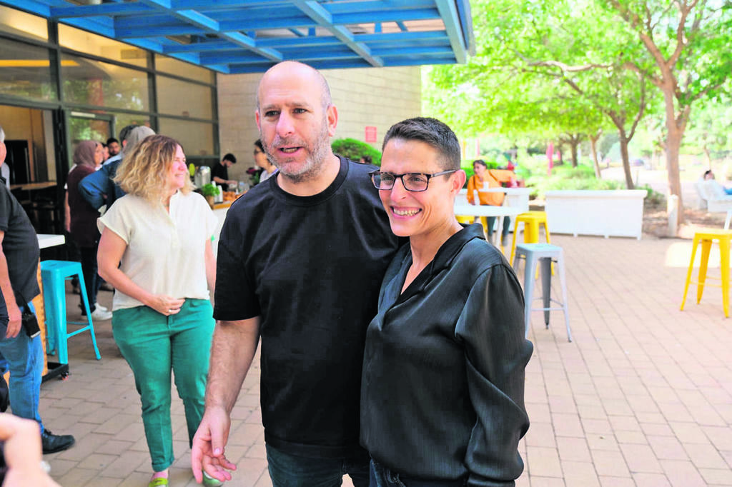חנוך דאום ואיילת אפשטיין