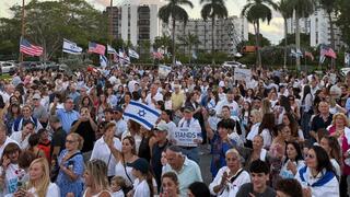 יותר מ-1,000 איש הגיעו לחגוג את שחרור החטופים באוונטורה, פלורידה