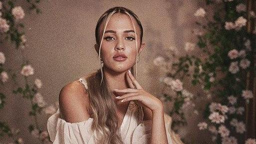 עטיפת הסינגל של עדן בן זקן, Queen of Roses