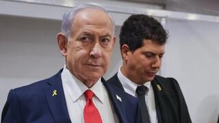 נתניהו נכנס לאולם בית המשפט