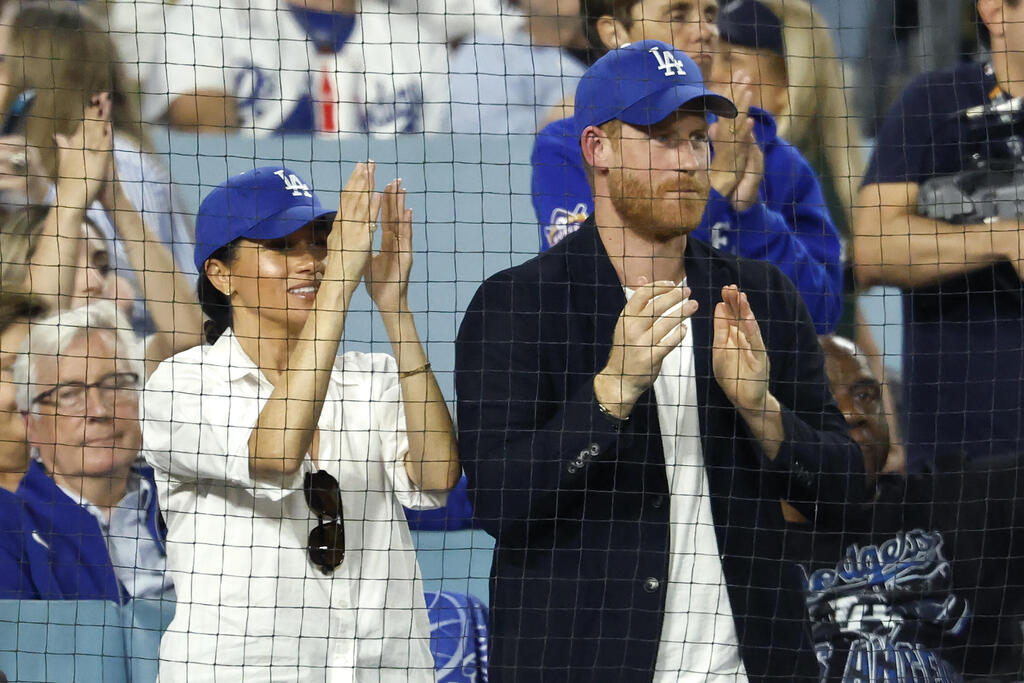 "יאללה דודג'רס!" (צילום: Ronald Martinez/Getty Images) מייגן מרקל הנסיך הארי
