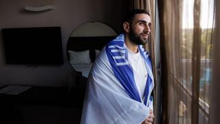 שורד השבי שגב כלפון ששוחר בעסקה משבי החמאס לאחר 738 ימים