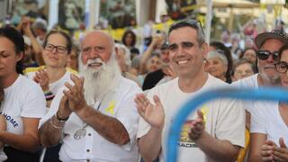קבלת שבת של קהילת נחל עוז בכיכר החטופים בהשתתפות שורד השבי עמרי מירן