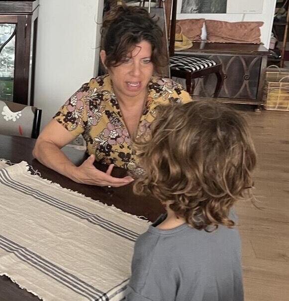 איריס הרפז ובנה (צילום: אלבום ביתי) איריס ובנה