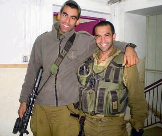 "לא האמנתי שהוא נפל". חממי ז"ל (מימין) וללזר yk14568242