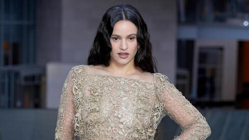 דליפת האלבום של רוסליה: השיר בעברית מעורר חשד ל-AI - והאקרים מאחורי המתקפה