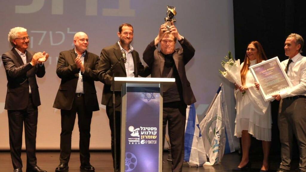 יהורם גאון מקבל פרס מפעל חיים