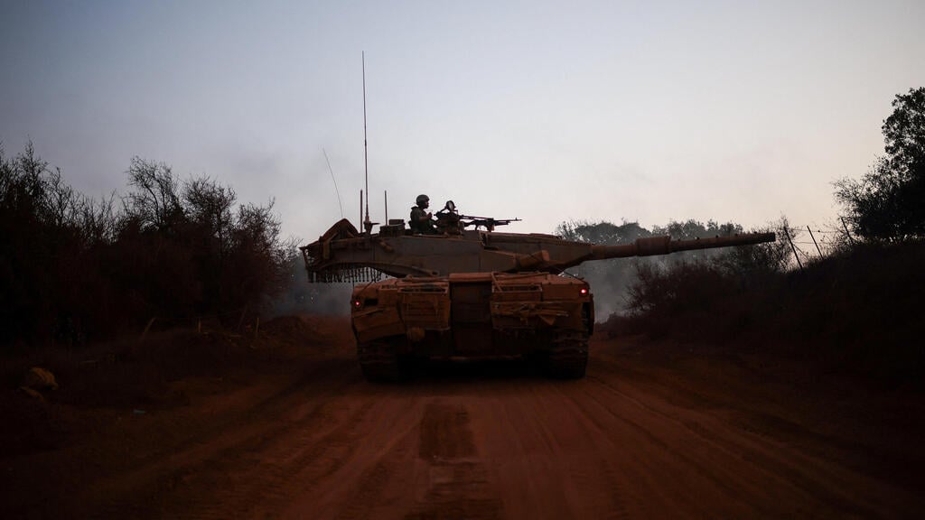 צילום: REUTERS/Shir Torem כוחות צה"ל ליד גבול לבנון