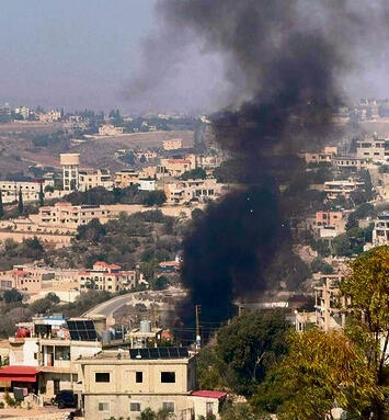 עשן מיתמר באזור התקיפה, אתמול yk14573521