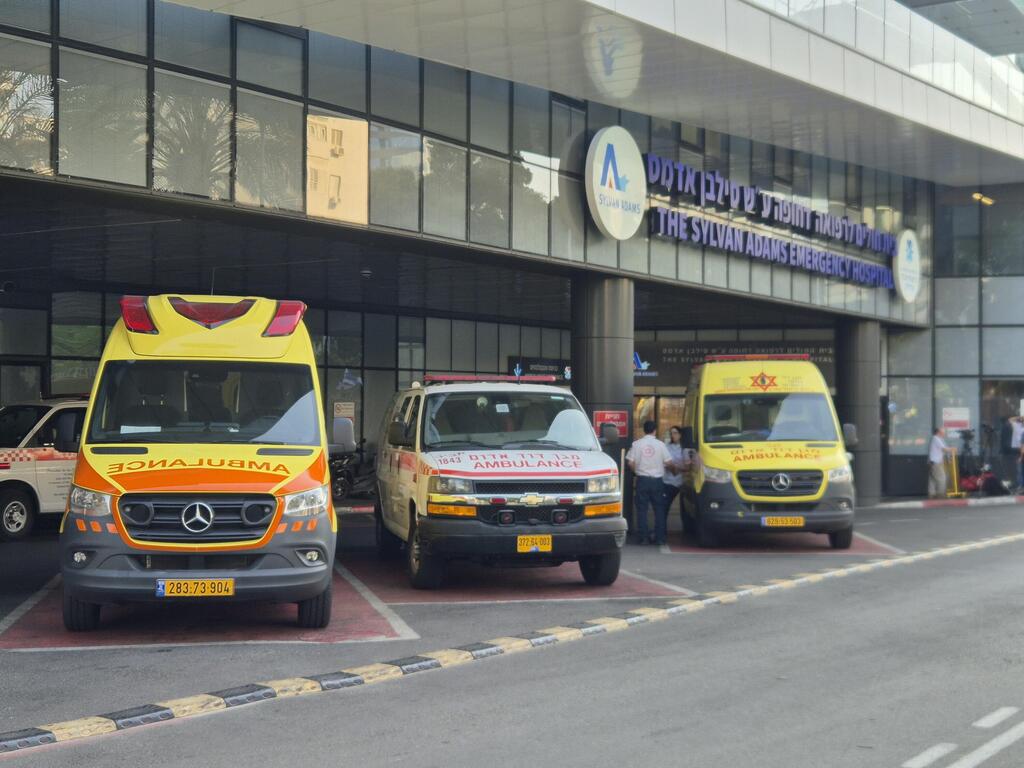 צילום: יובל חן הפצ"רית מפונה לבית החולים איכילוב