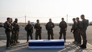 חברי הפלוגה של הדר גולדין ז"ל מלווים אותו בפעם האחרונה