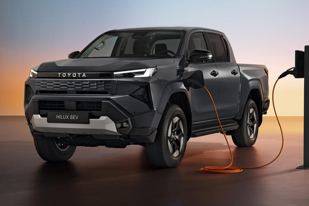 עכשיו גם עם חשמל: טויוטה חשפה היילקס חדש