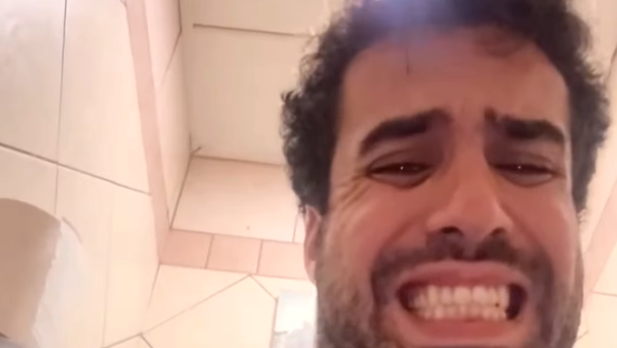 ביקורת השירותים שהפכה ללהיט ויראלי